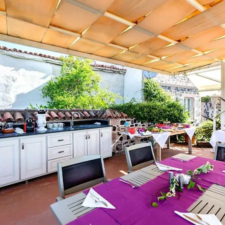 Begonvilla Evleri 아파트호텔 Ayvalı